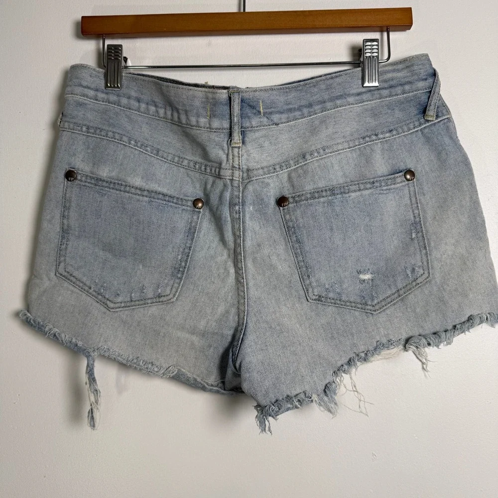 Free‎ People Denim Shorts 28 Light Blue Raw Hem Cutoff Boho Festival Summer
